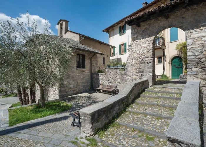 Casa Riva Bianca